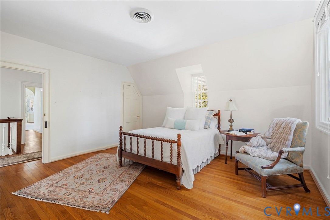 1 Ampthill Rd