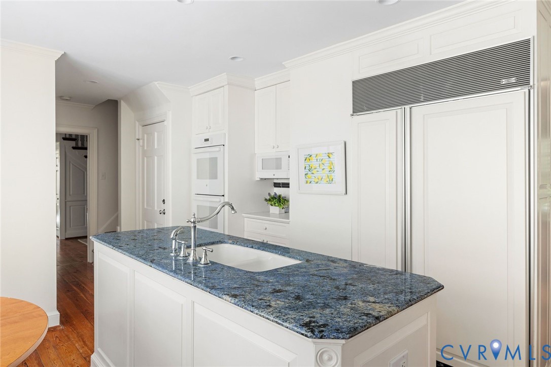 1 Ampthill Rd