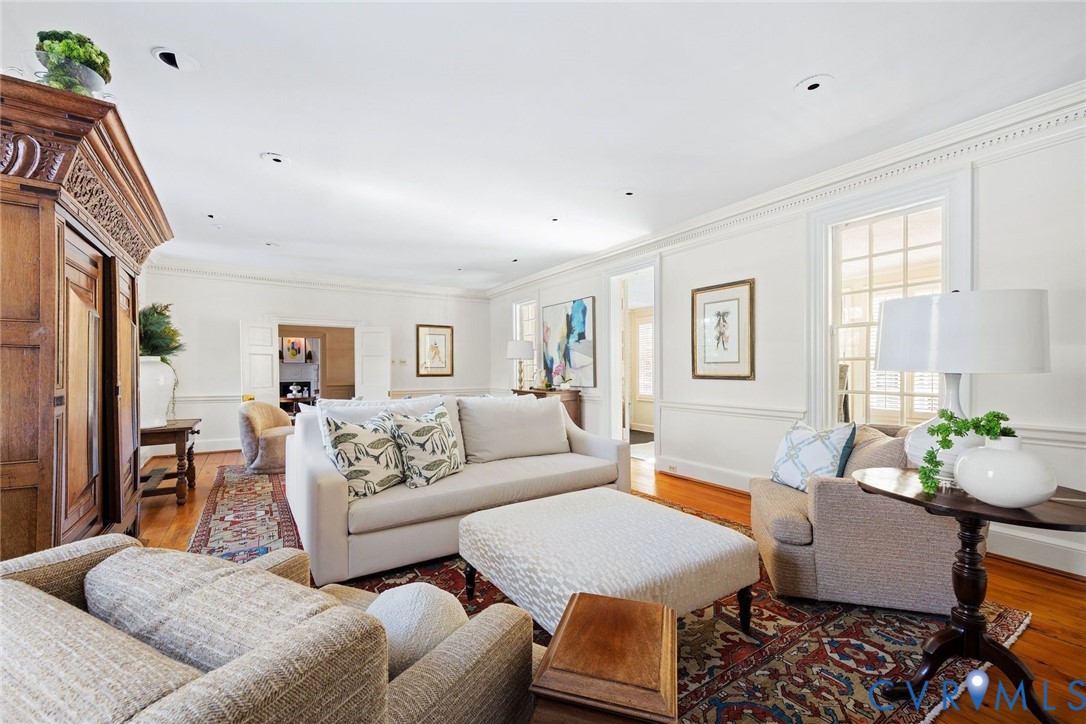 1 Ampthill Rd