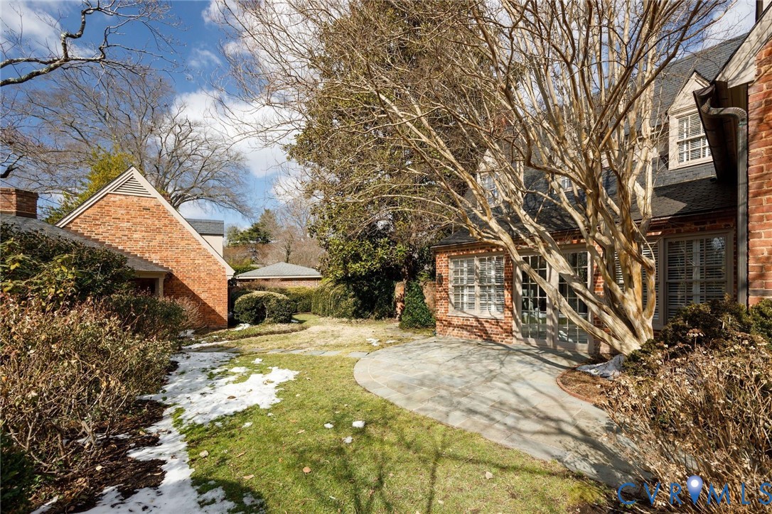 1 Ampthill Rd