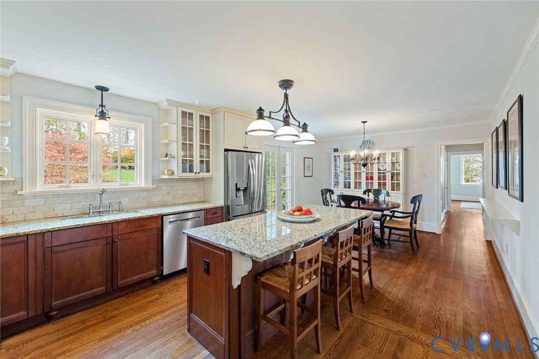 318 Lakewood Dr