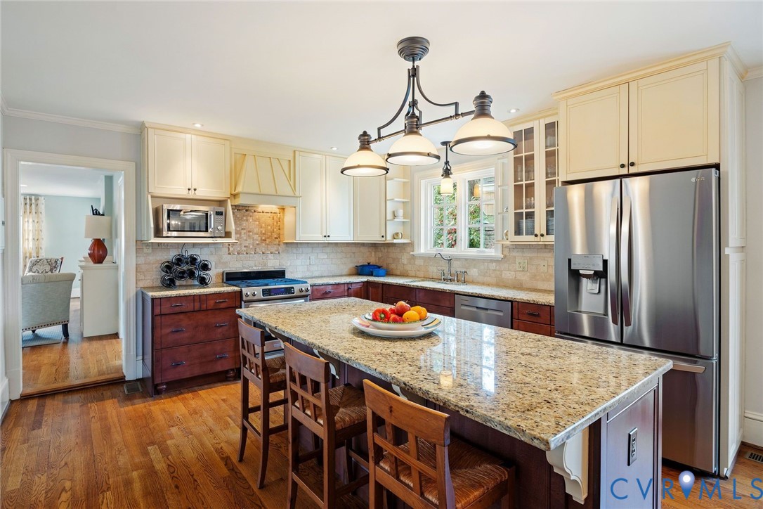 318 Lakewood Dr