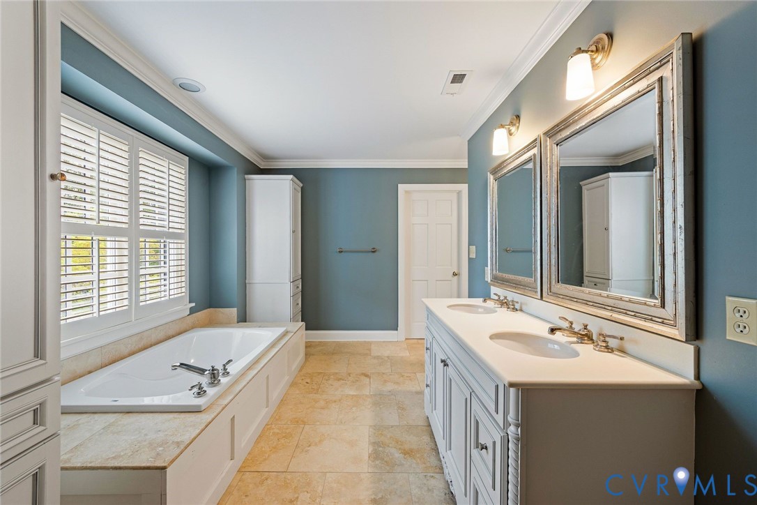 318 Lakewood Dr