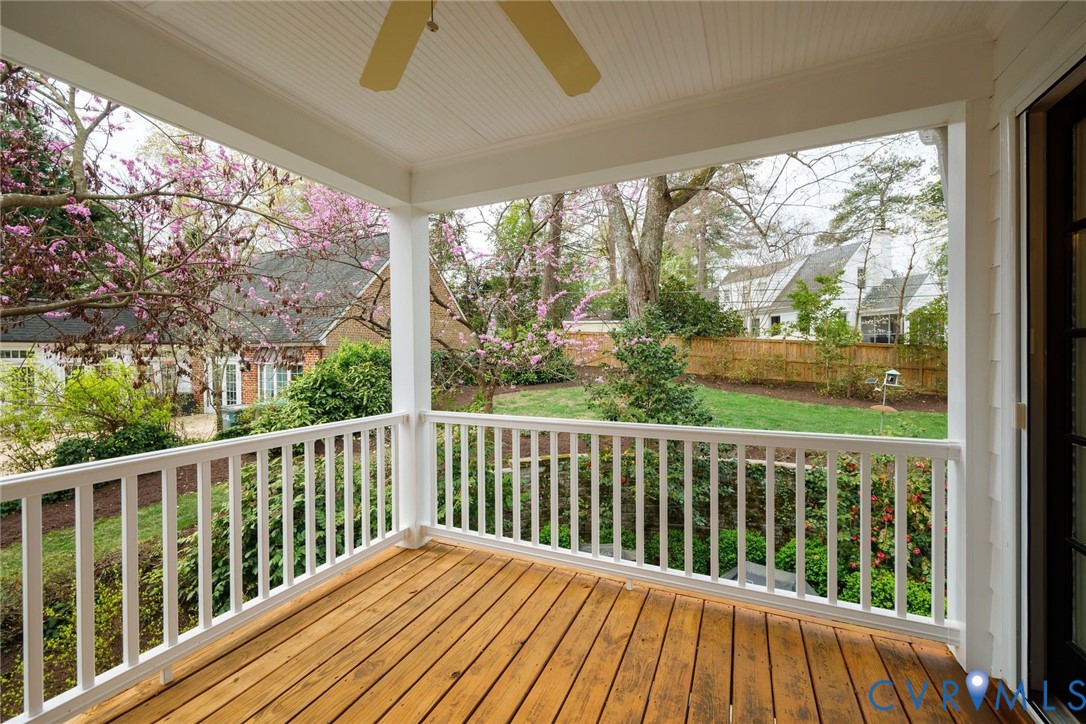 318 Lakewood Dr