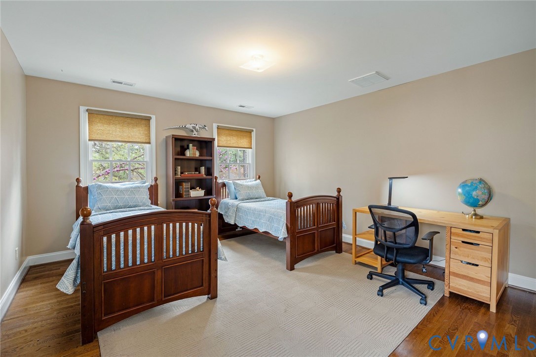 318 Lakewood Dr