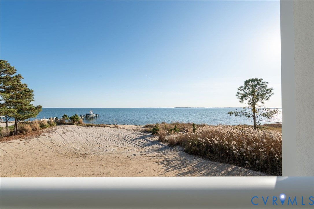 448 Windjammer Ln