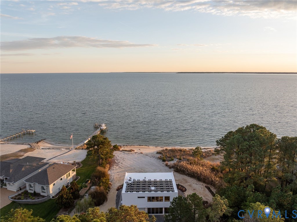 448 Windjammer Ln
