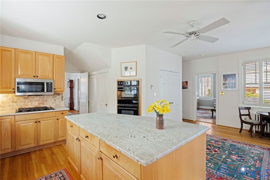407 Henri Rd