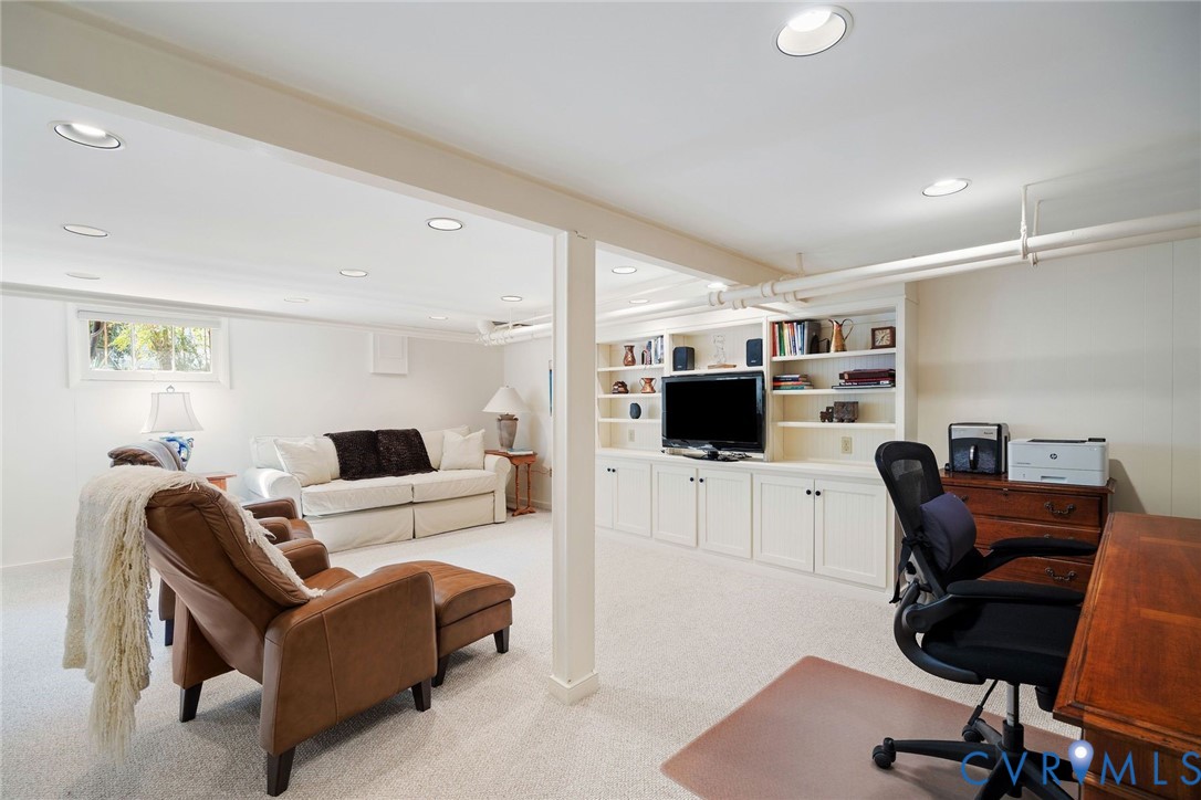 407 Henri Rd