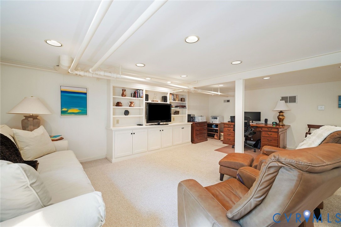 407 Henri Rd