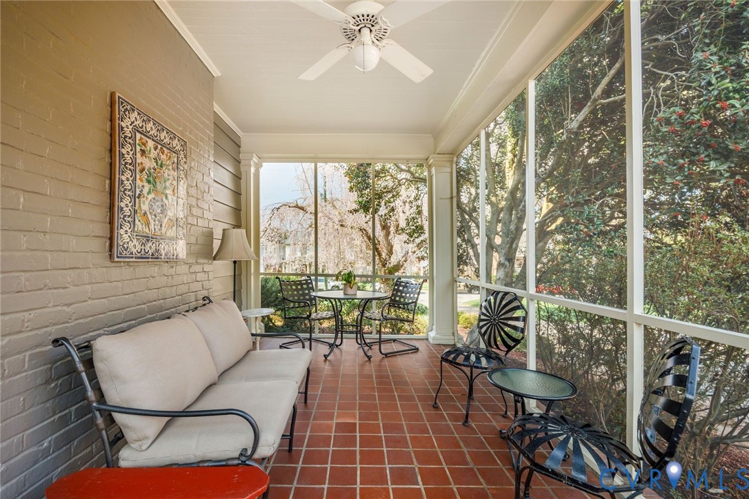 407 Henri Rd