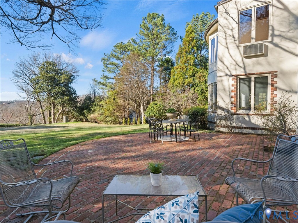 1214 Rothesay Cir