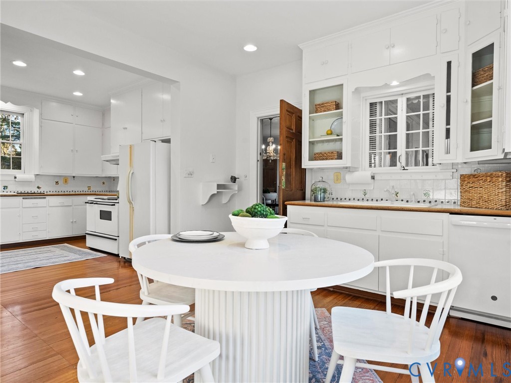 1214 Rothesay Cir