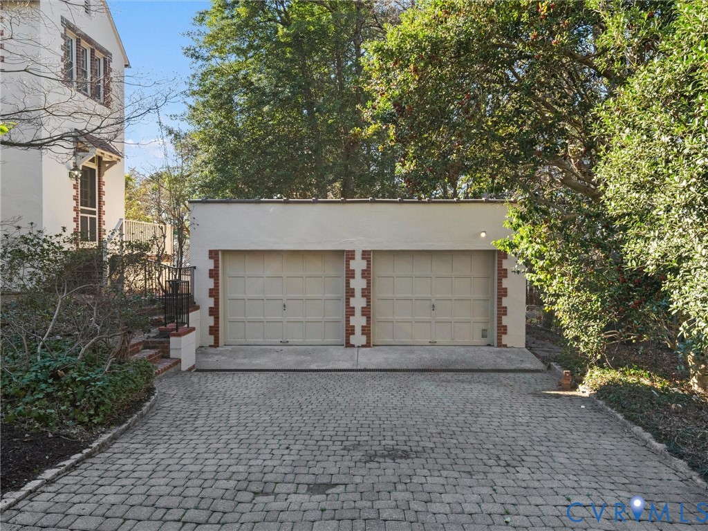 1214 Rothesay Cir