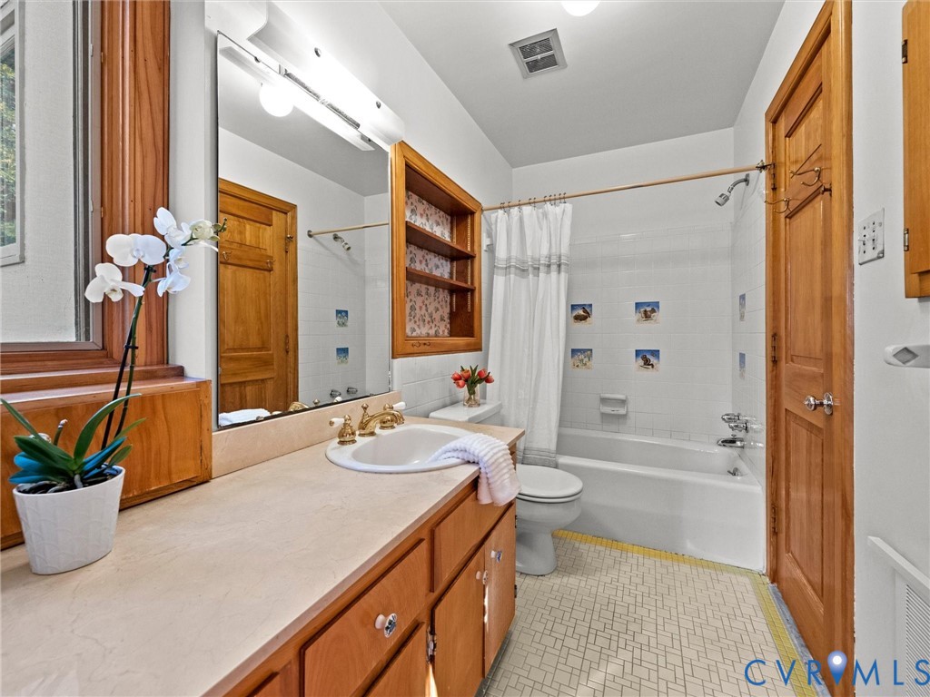 1214 Rothesay Cir