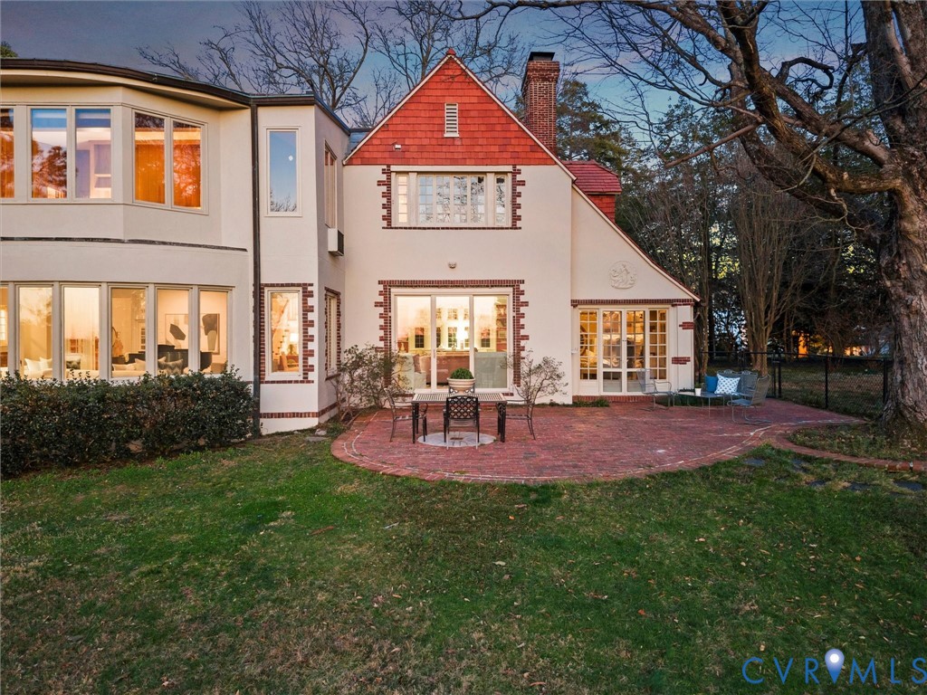 1214 Rothesay Cir