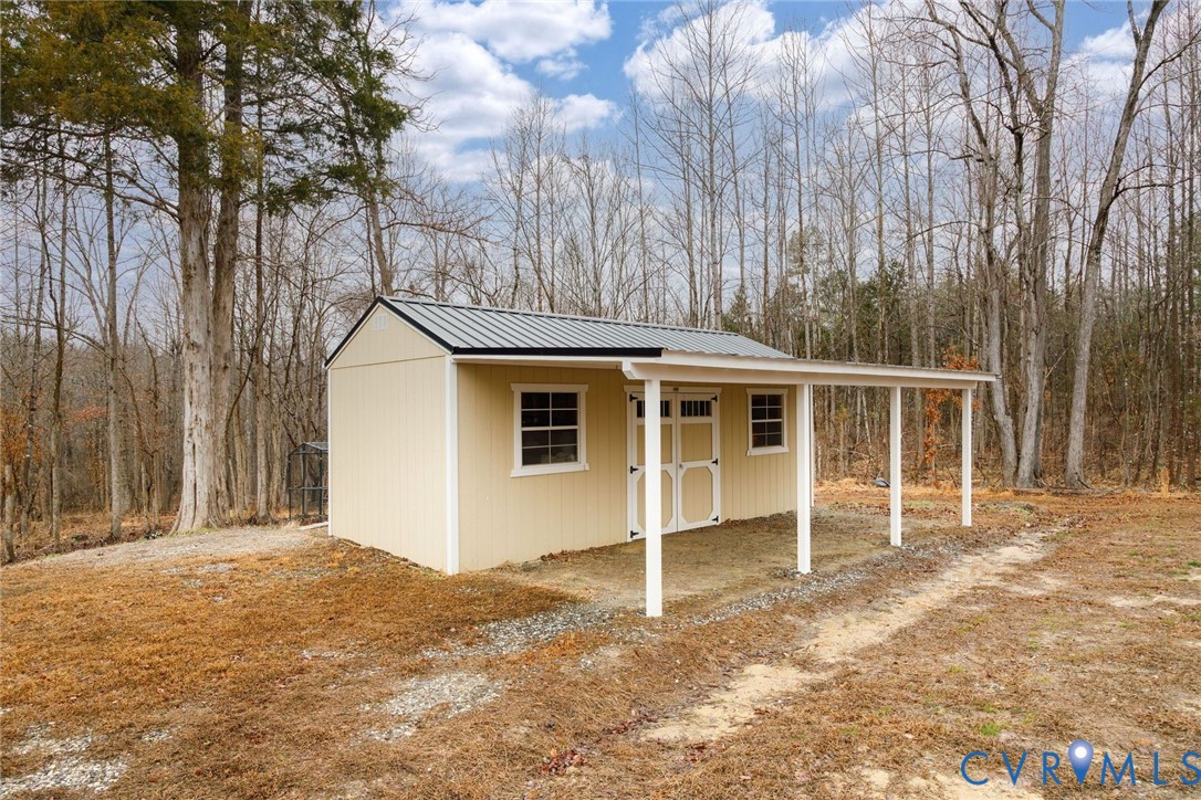 693 Gully Tavern Road