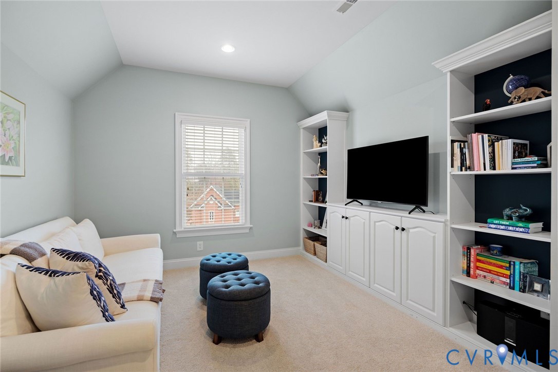 593 Raleigh Manor Rd