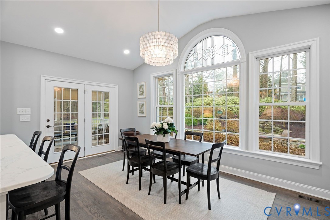 593 Raleigh Manor Rd