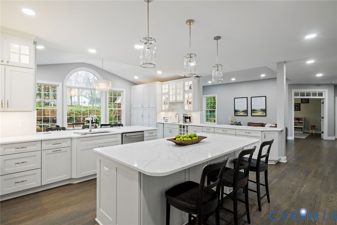 593 Raleigh Manor Rd