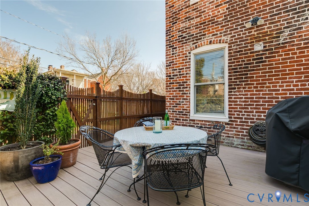 210 N 28th St
