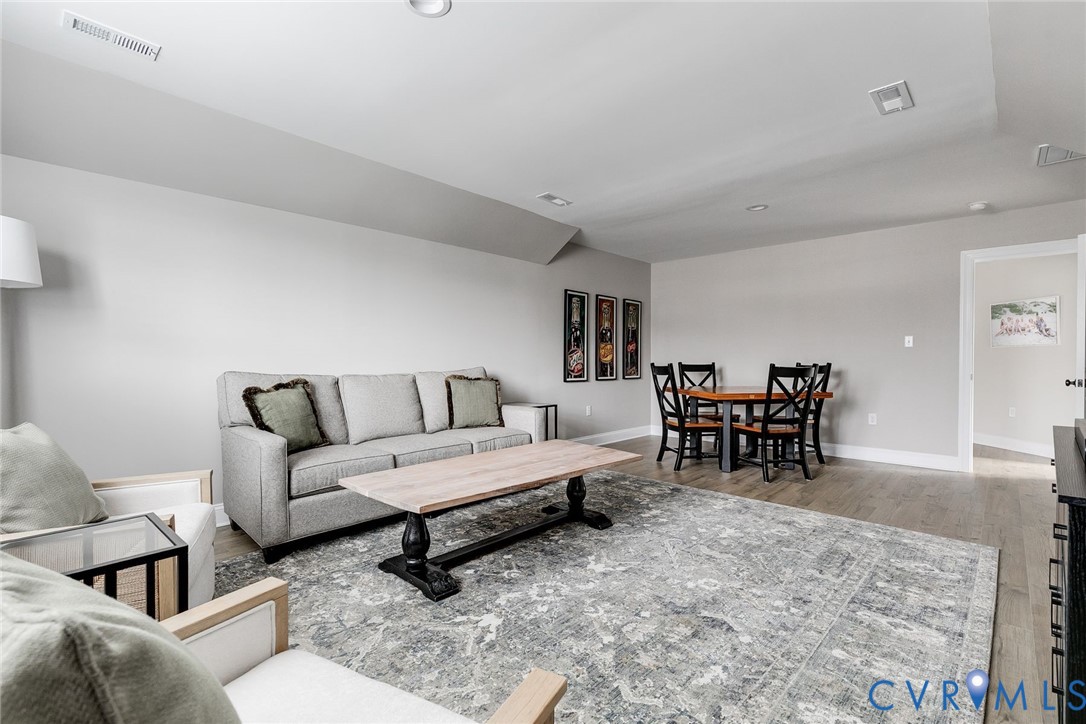 7120 Montage Row