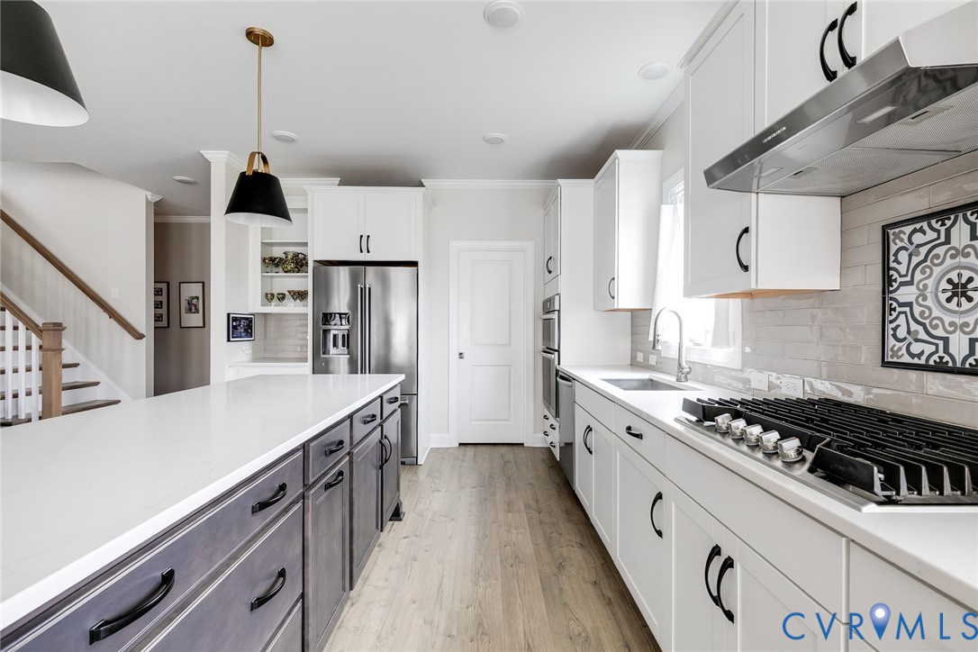 7120 Montage Row