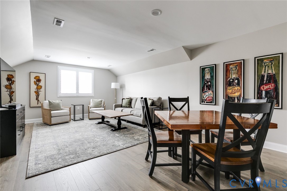 7120 Montage Row