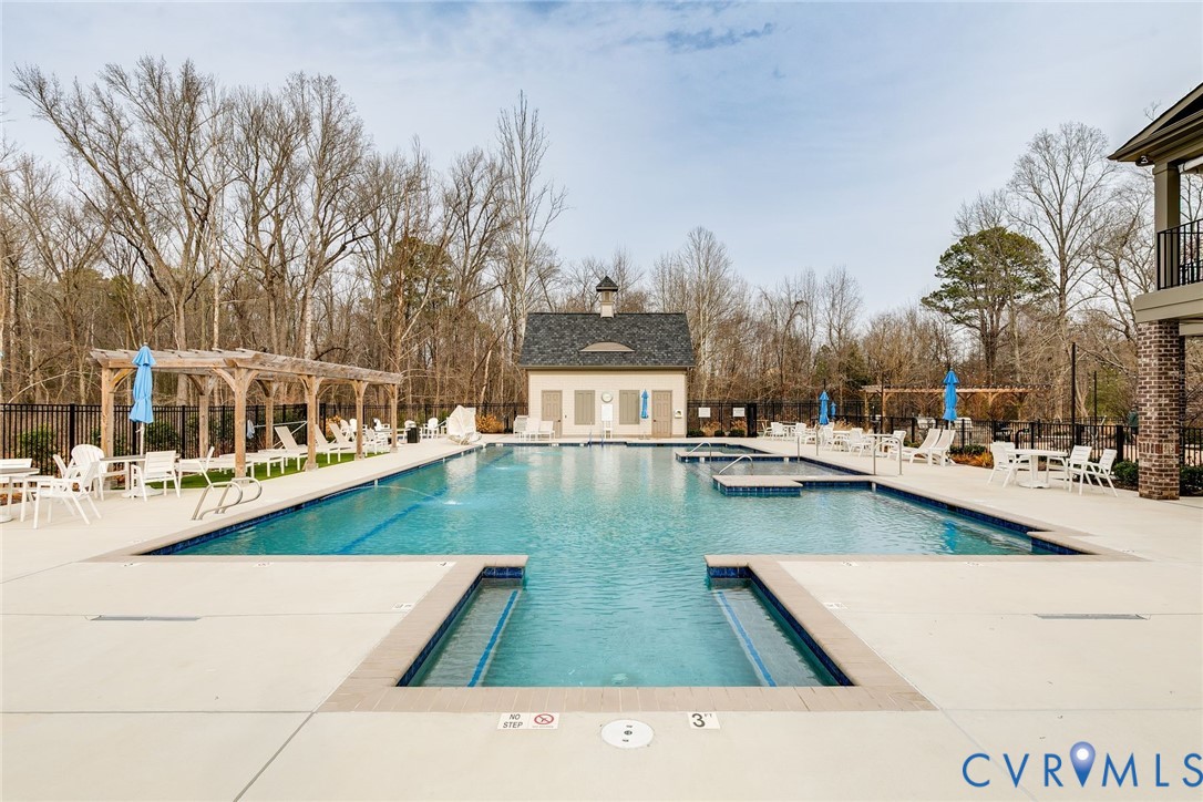 7120 Montage Row