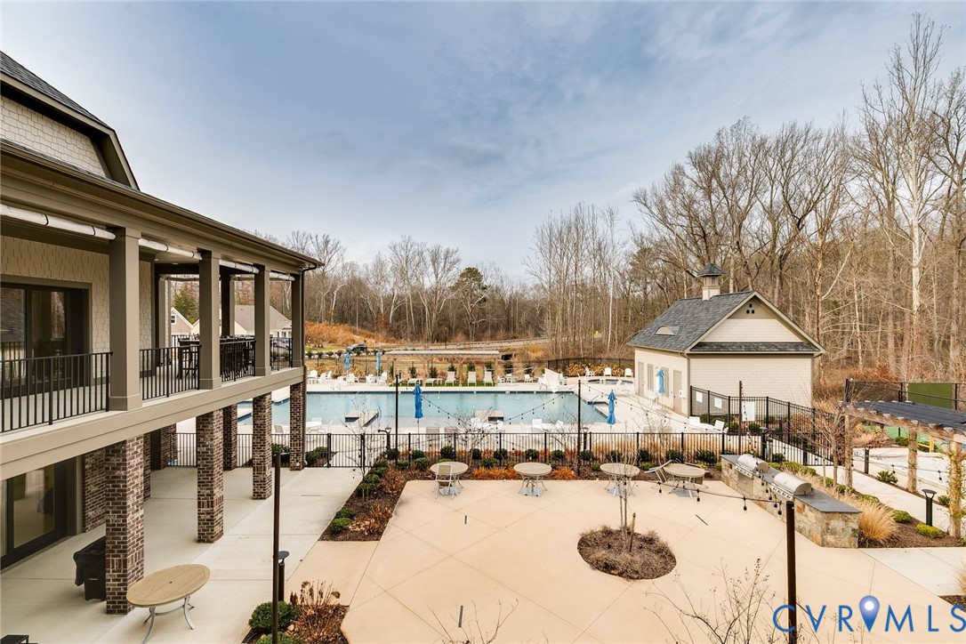 7120 Montage Row
