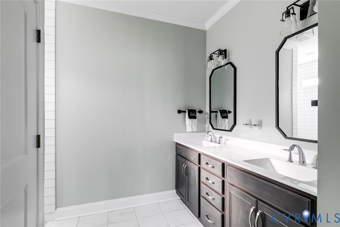 7120 Montage Row