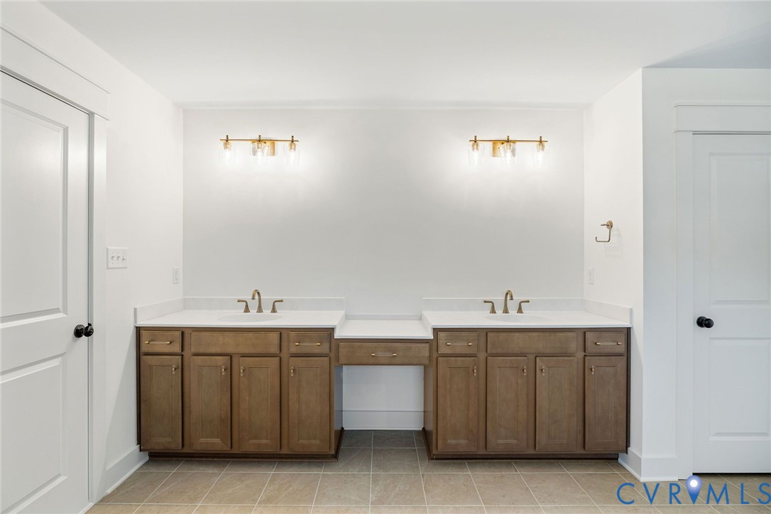 1122 Oriole Landing Ln