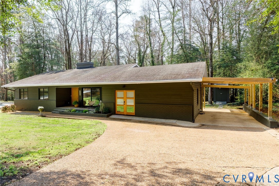 2318 Stratford Ct