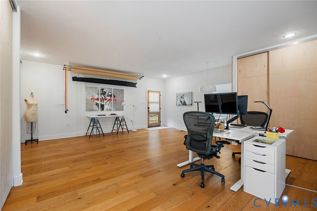 2318 Stratford Ct