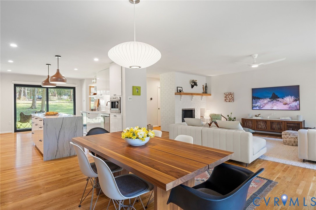 2318 Stratford Ct