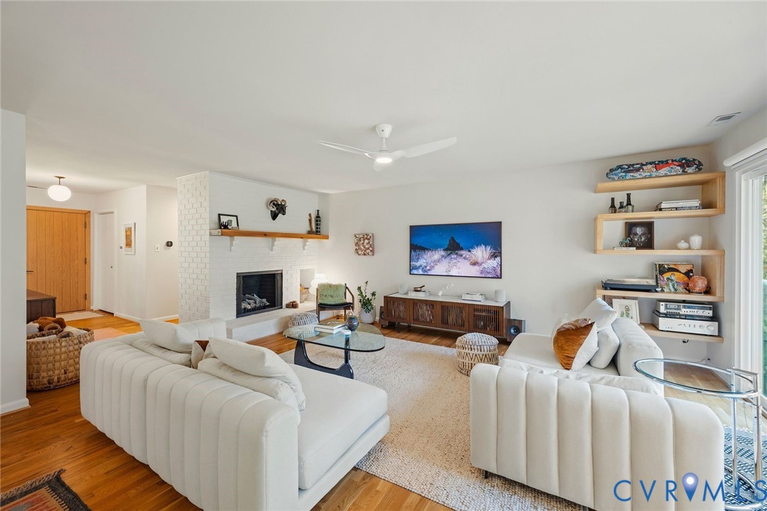 2318 Stratford Ct
