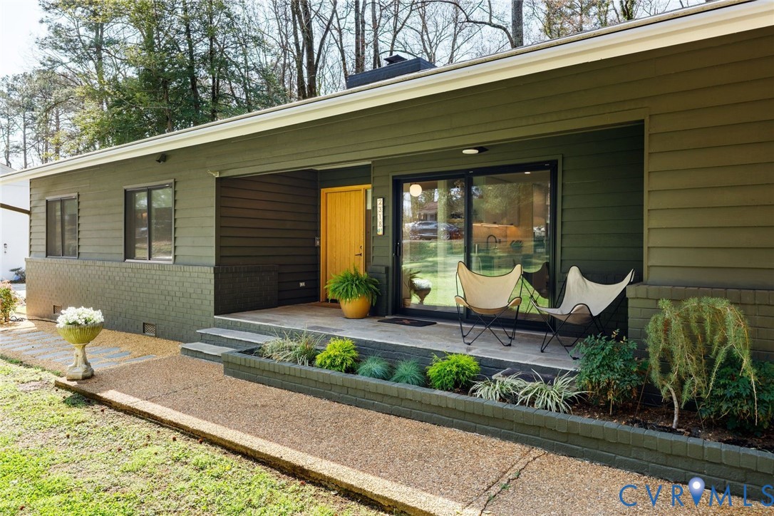 2318 Stratford Ct