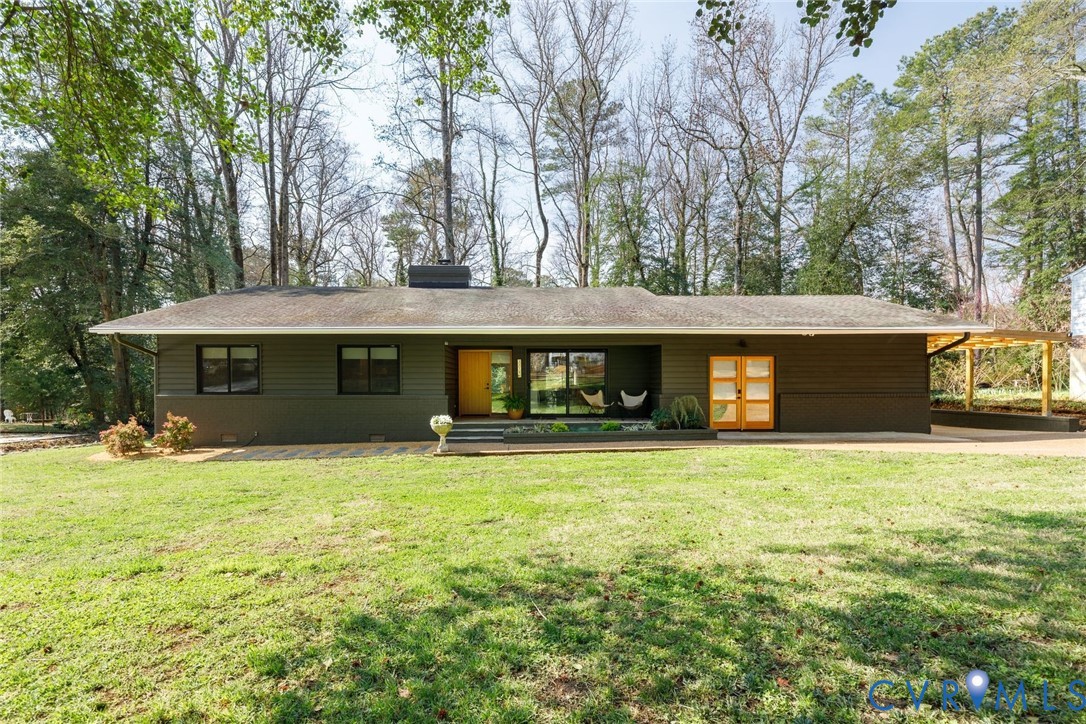 2318 Stratford Ct
