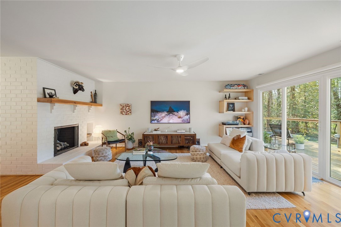 2318 Stratford Ct