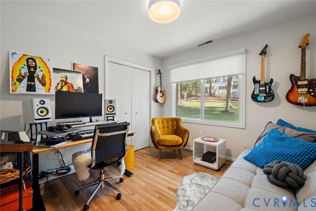 2318 Stratford Ct