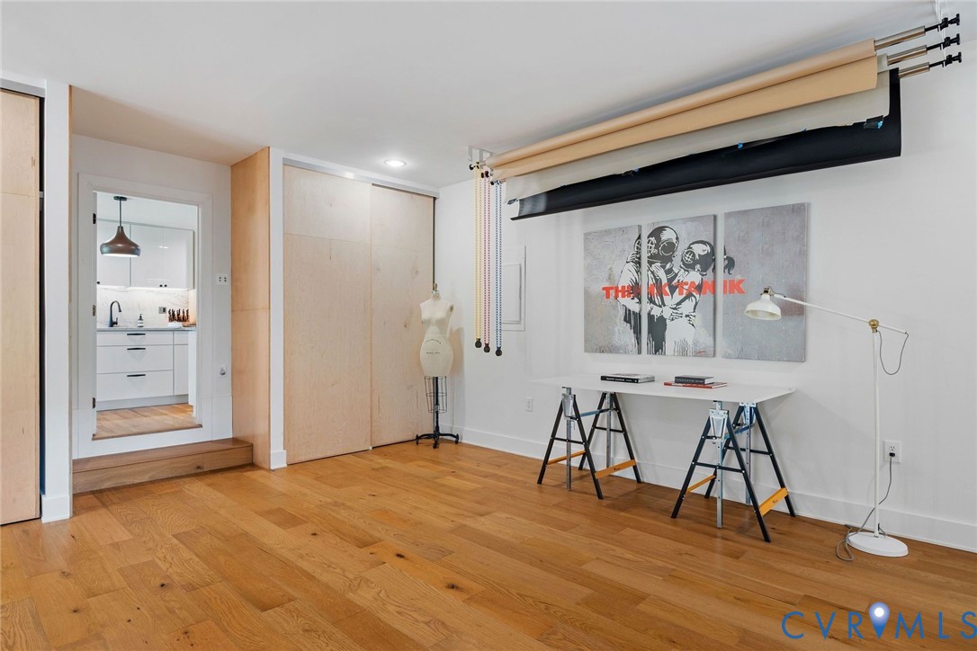 2318 Stratford Ct