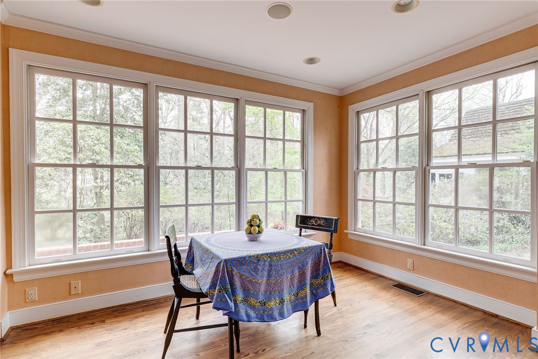 402 Beechwood Dr
