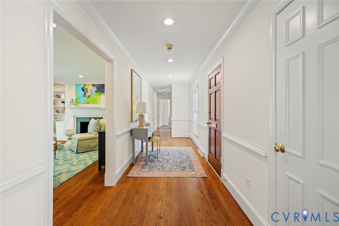 210 Hillwood Ave