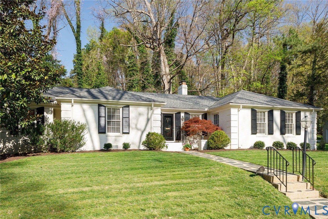 210 Hillwood Ave
