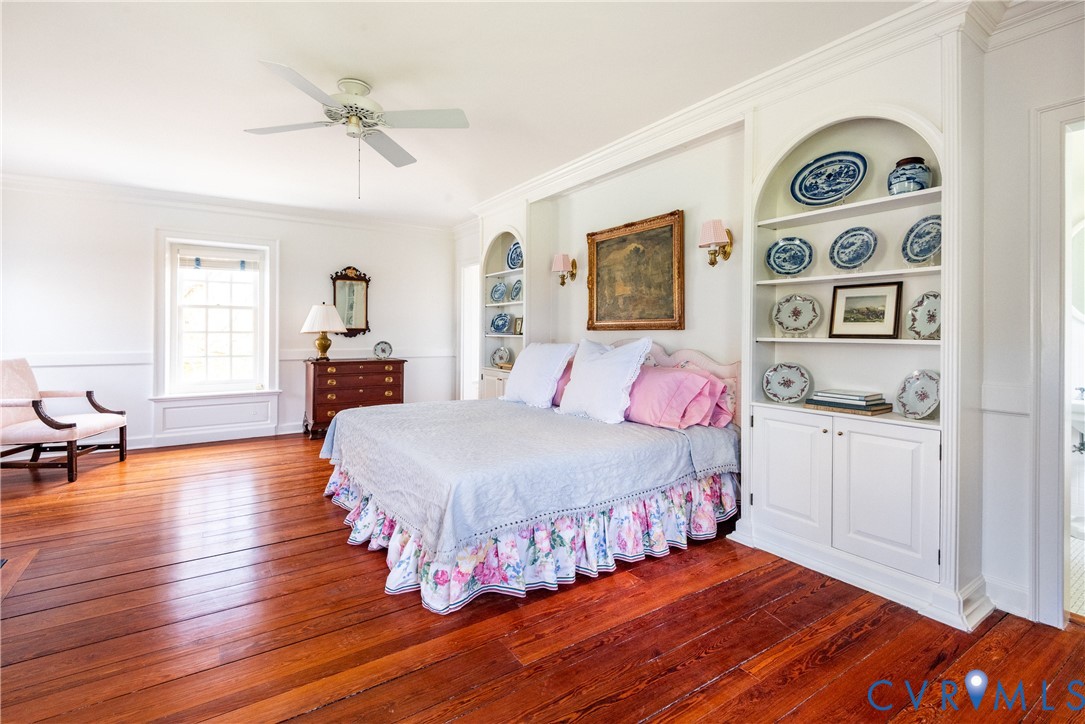 505 Manor House Ln