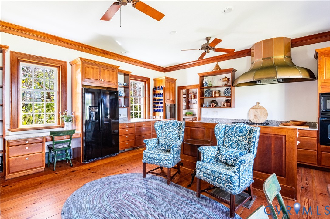 505 Manor House Ln