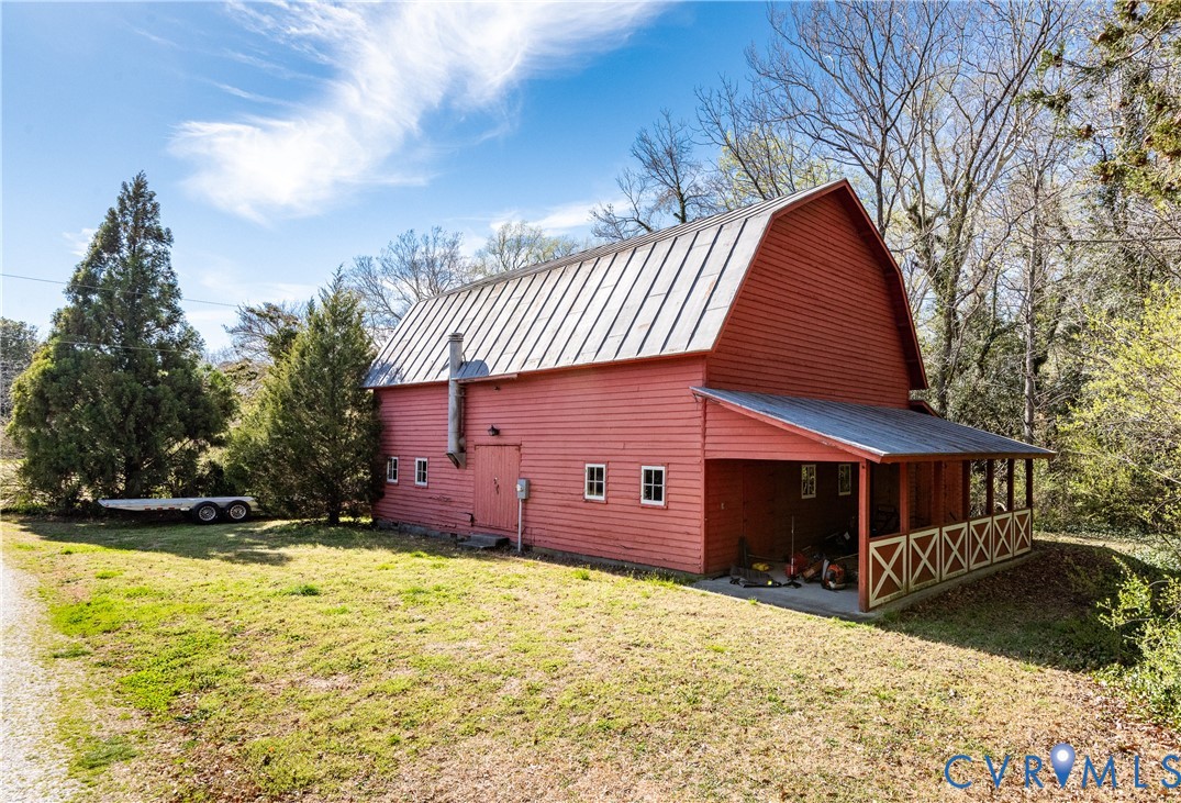 505 Manor House Ln