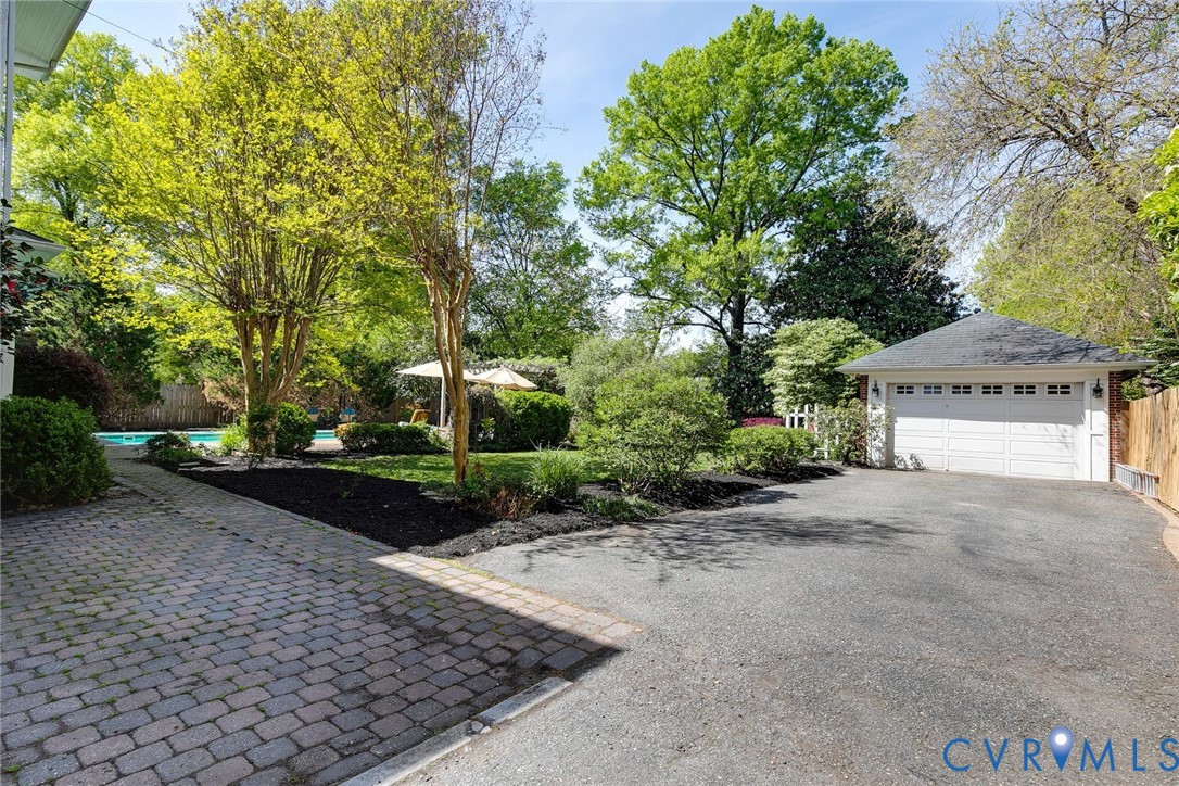 3916 Seminary Ave