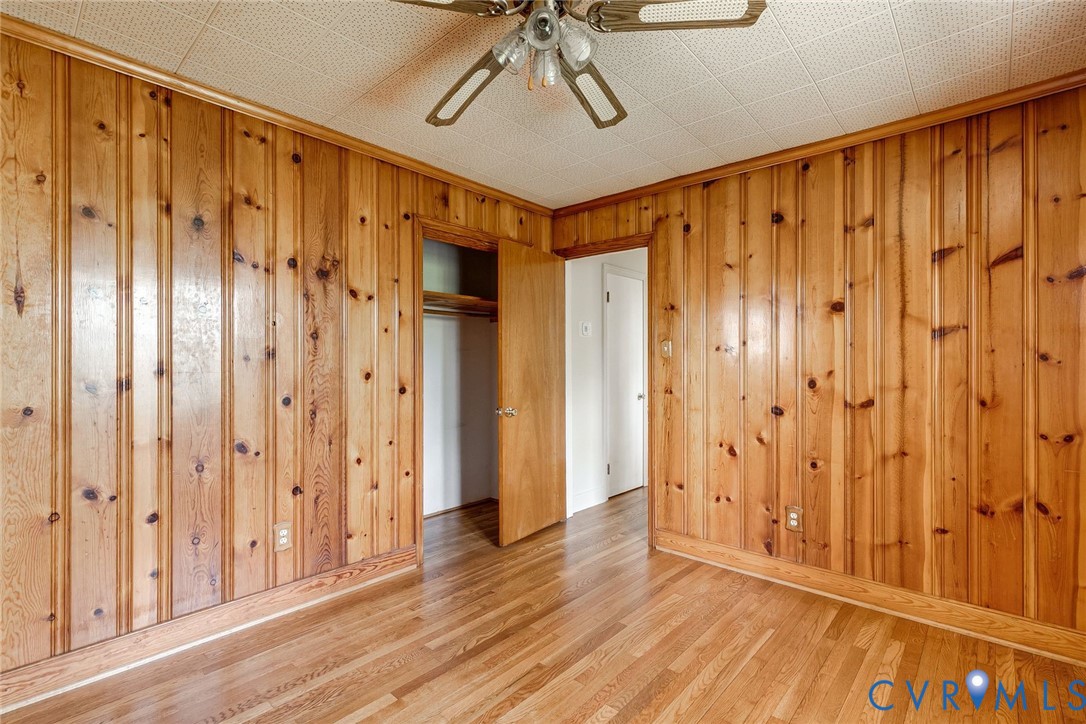 1908 Hillcrest Cir