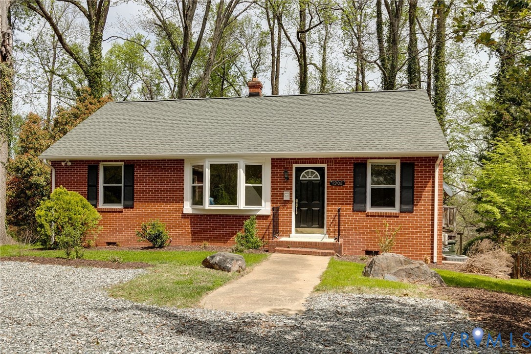 1908 Hillcrest Cir